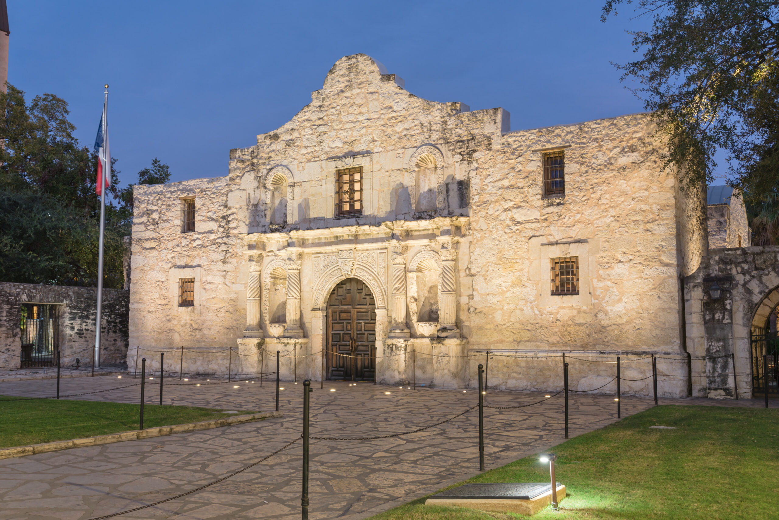 Alamo’s Historic Roof Gets Major Overhaul: What You Need to Know Image
