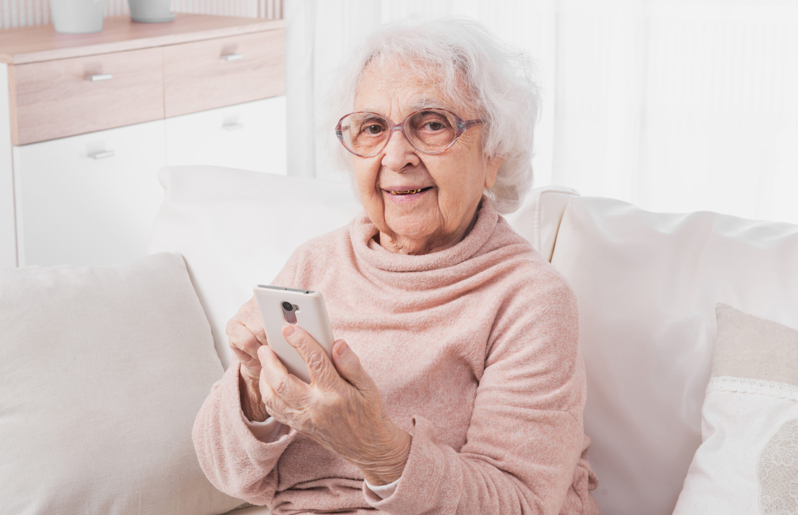 Why Seniors Are Taking Over Social Media — And It’s Actually Good for Their Health
