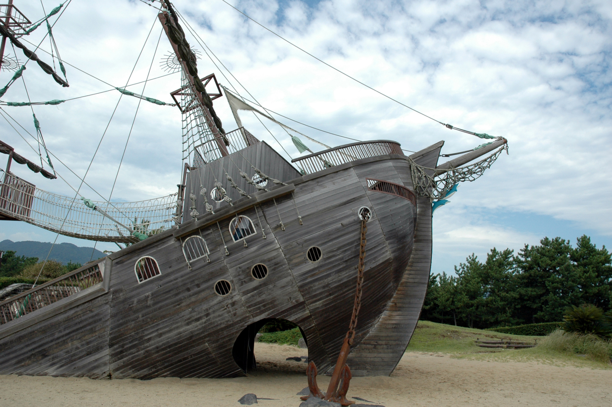 230-Year-Old Warship Linked to American Revolution Found by Child in Scotland