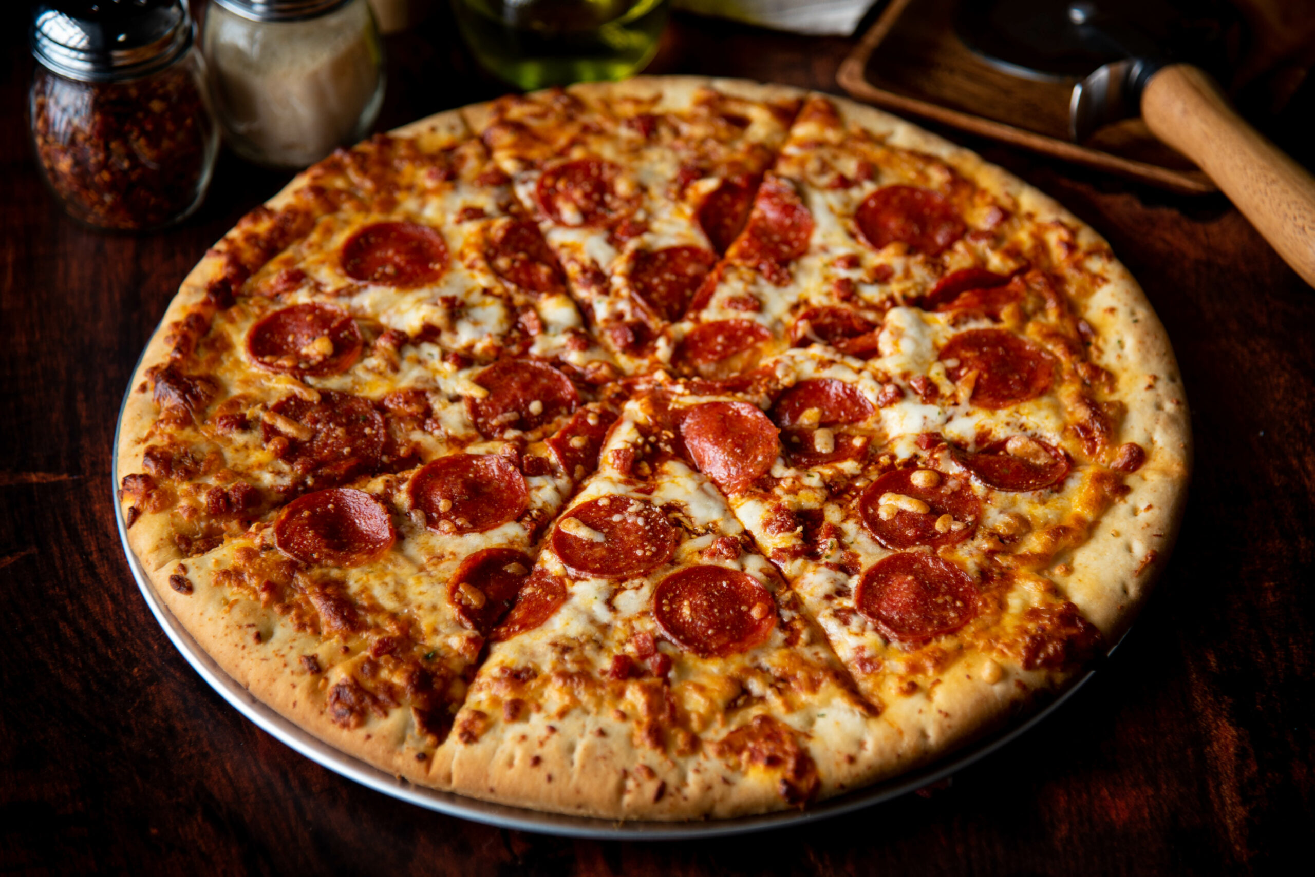 Minnesota Pizzeria Owner Turns Dumpster Plea Into Lifeline for the Hungry