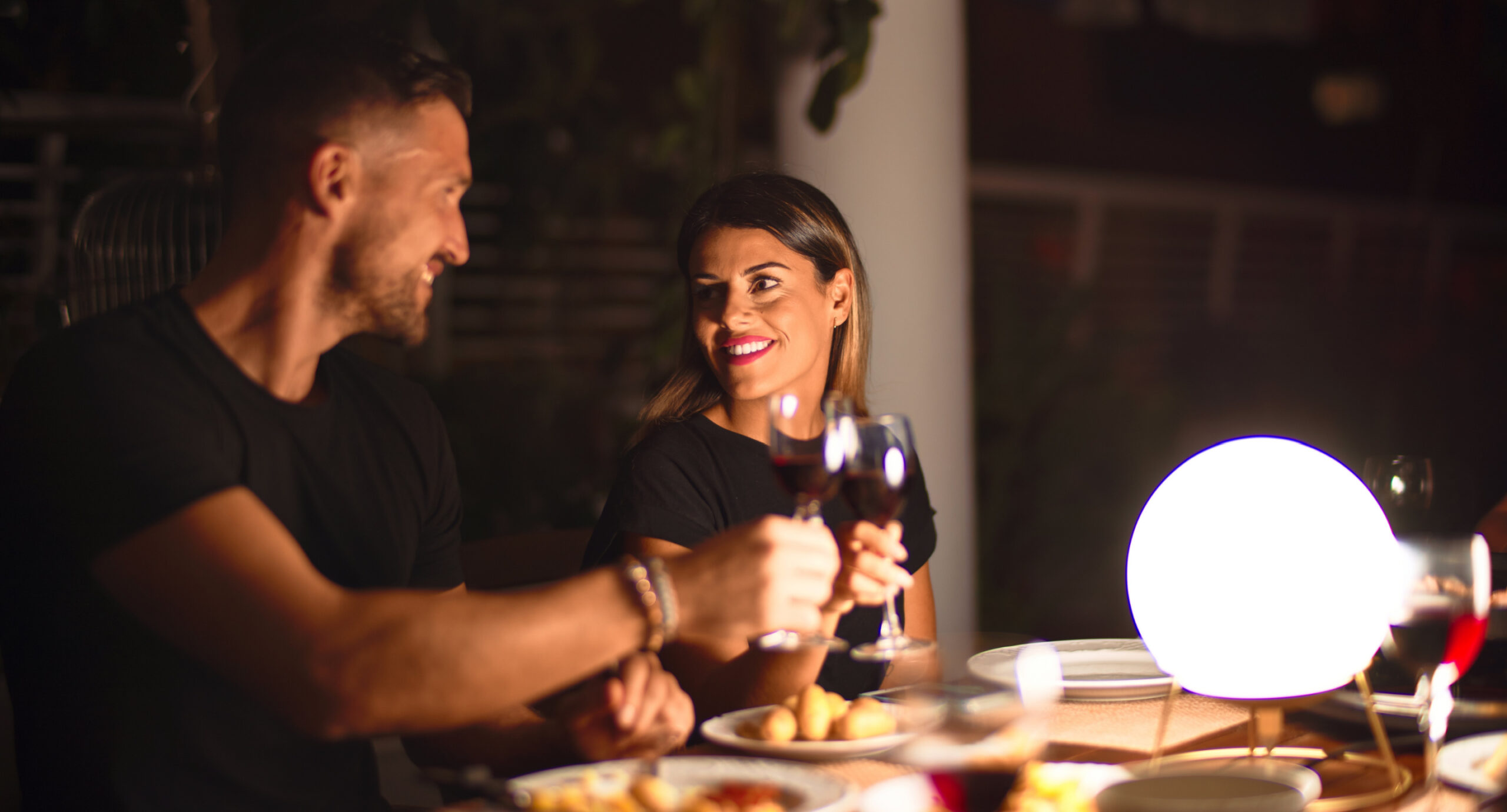 Gen Z’s “Dinner Dates” Reveal a Growing Money Problem