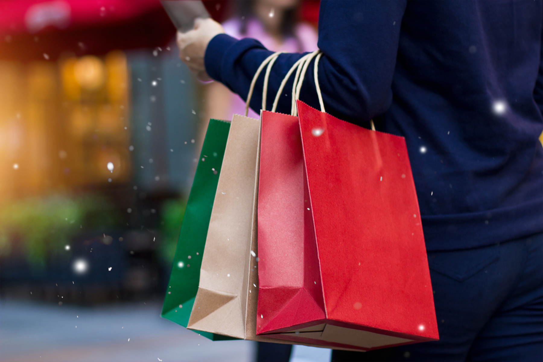 Americans Dial Back Holiday Spending Amid Economic Uncertainty Image