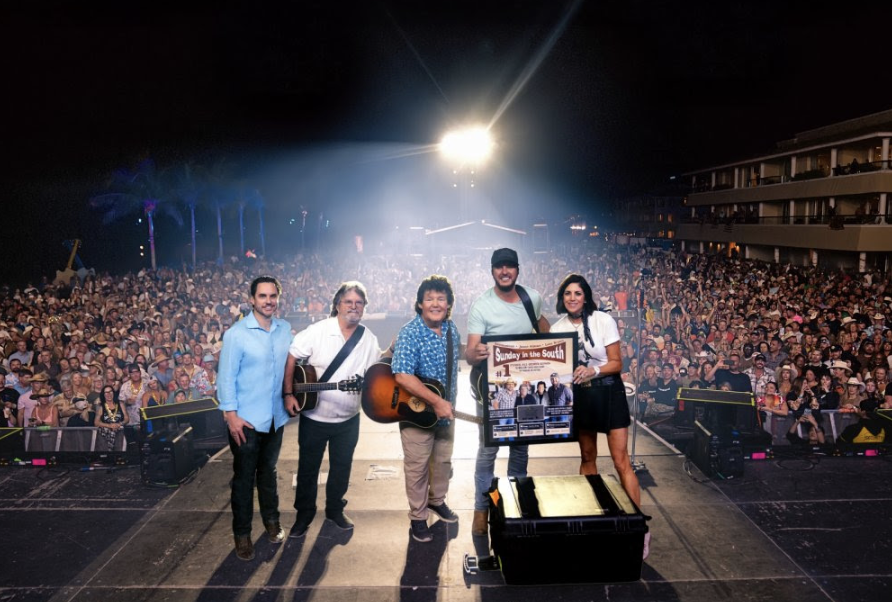 Country Full Circle: Shenandoah Honors Luke Bryan Image
