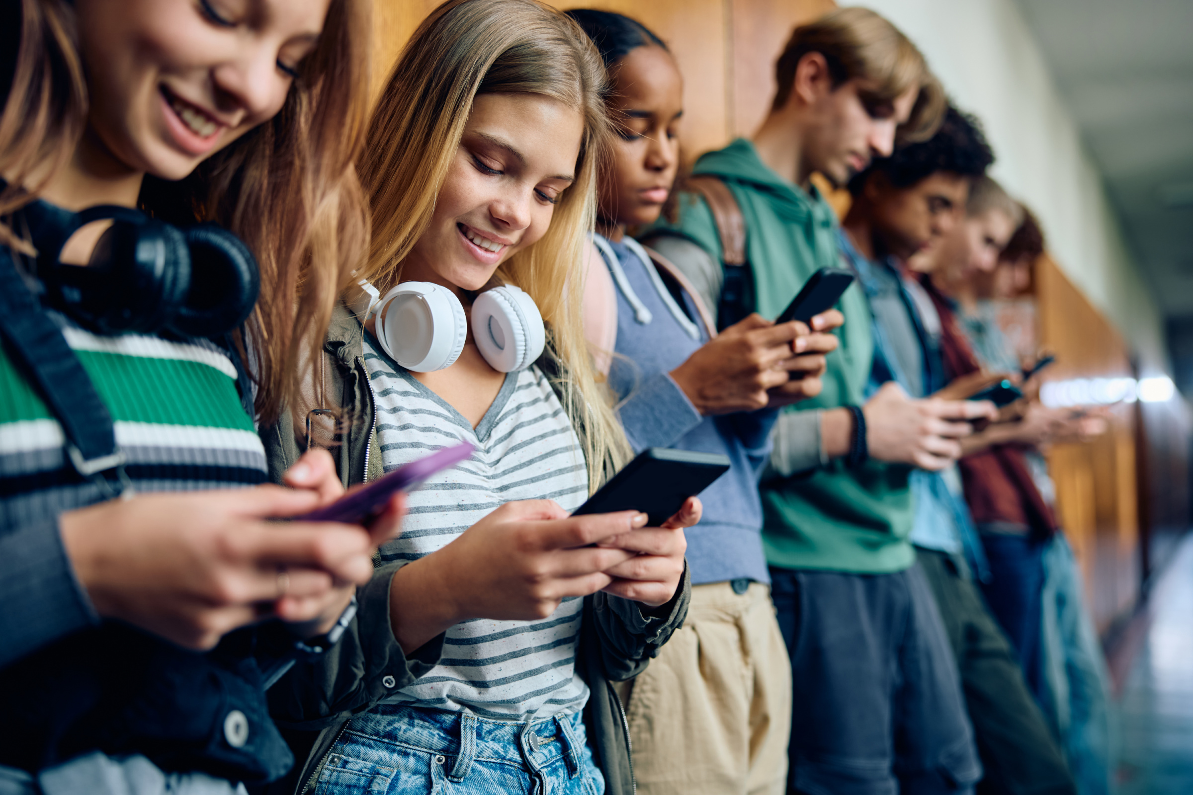 Florida Bill Seeks Comprehensive Ban on Student Cell Phone Use During School Day Image