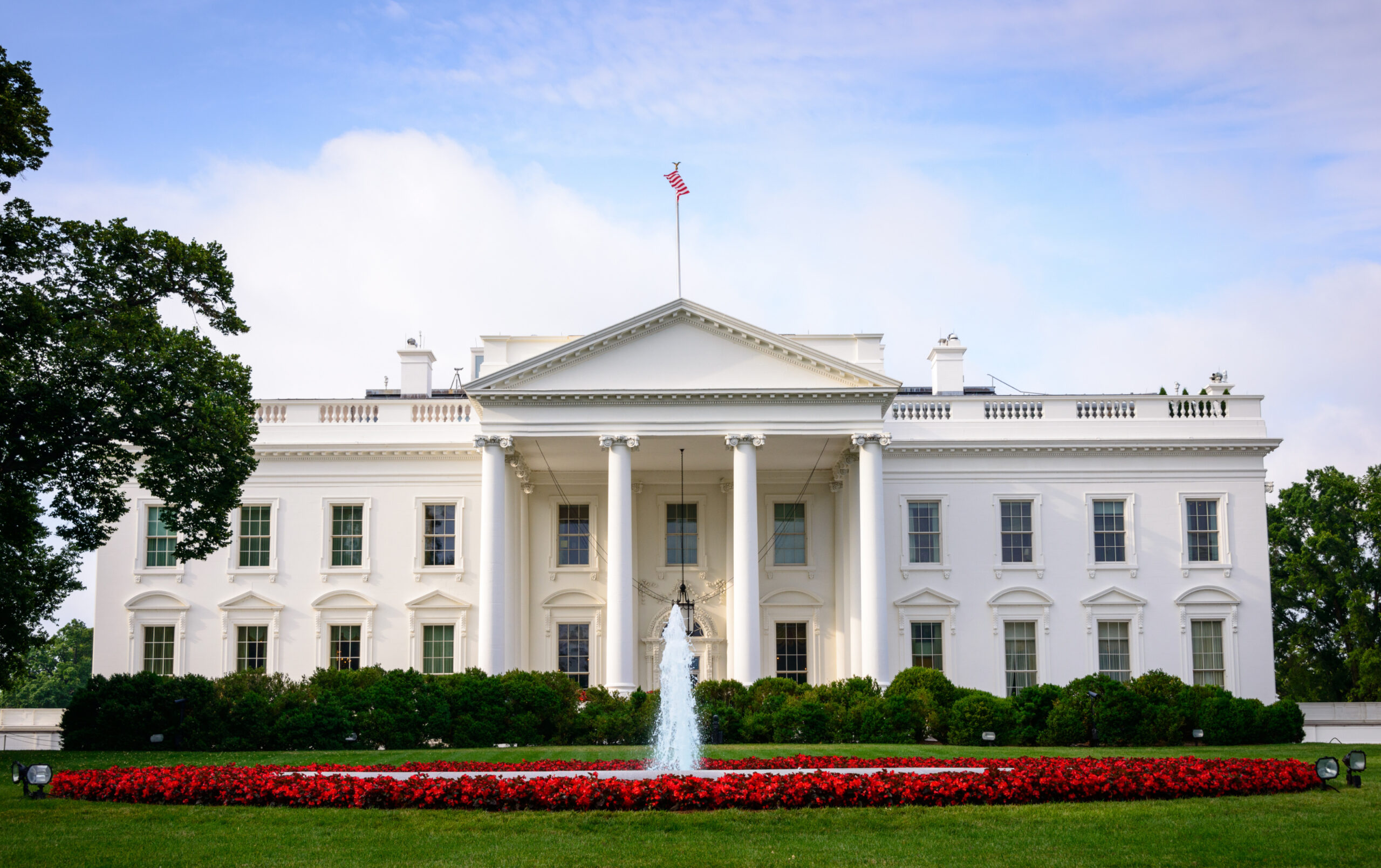 Recession Looms? Trump Adviser Sounds Alarm Over Bill Deadline