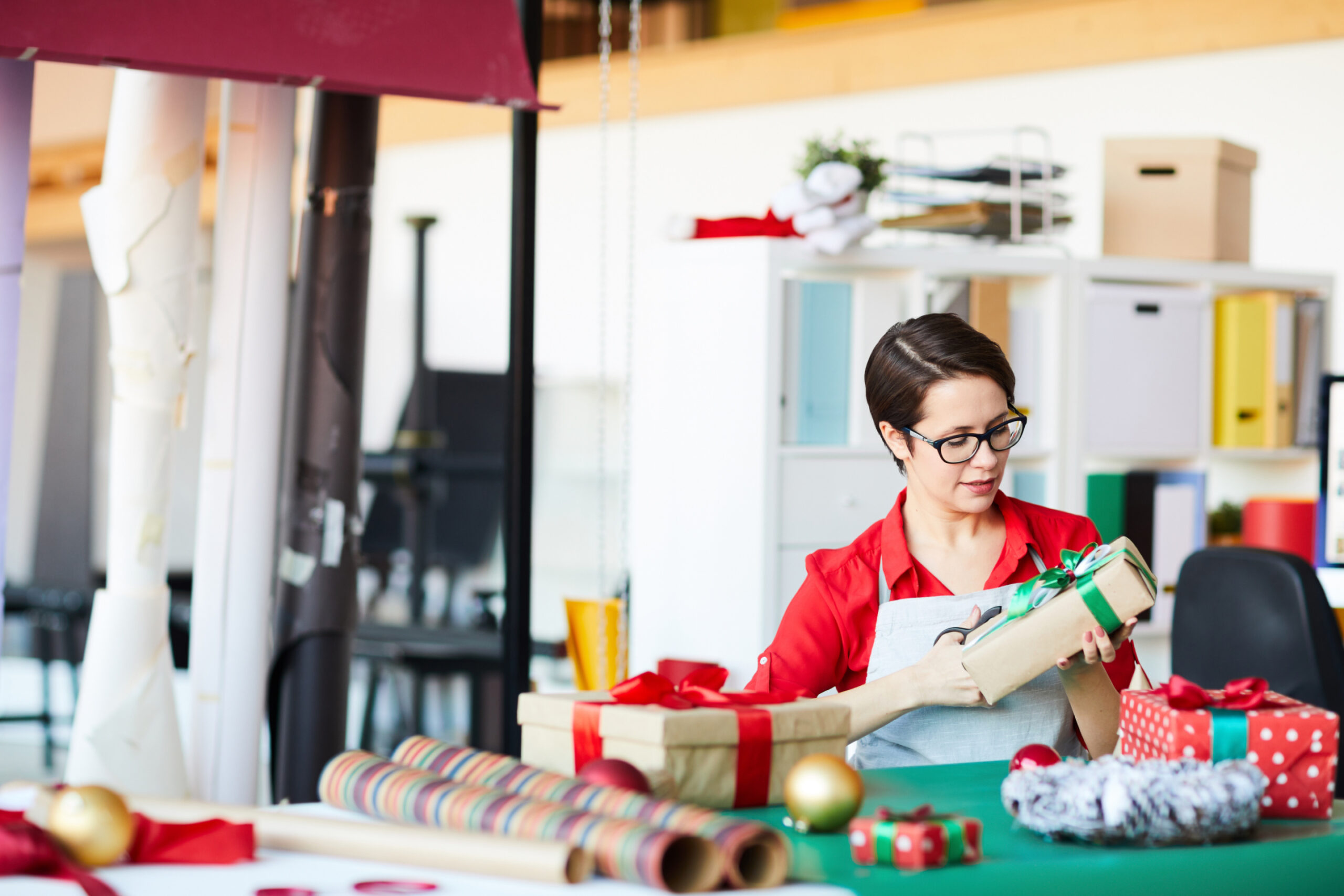 Retailers’ Holiday Hiring to Hit Lowest Level Since the Great Recession
