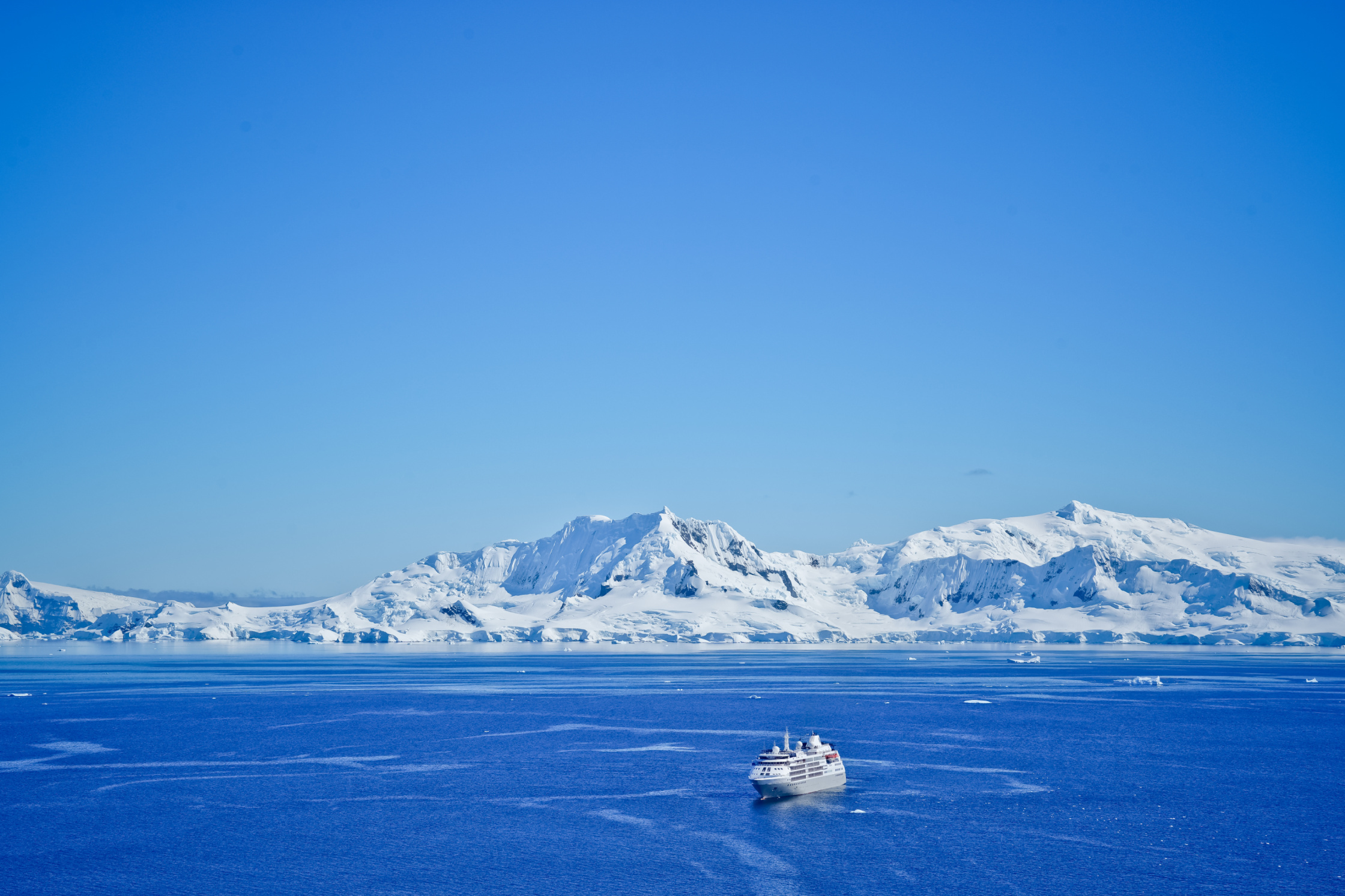 US Coast Guard Icebreaker Frees Cruise Ship in Antarctica